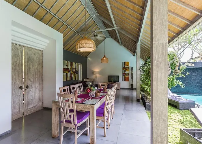 Nuri Merah 2 Villa