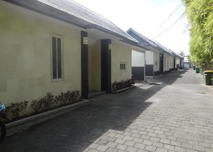 Nuri Merah 2 Seminyak