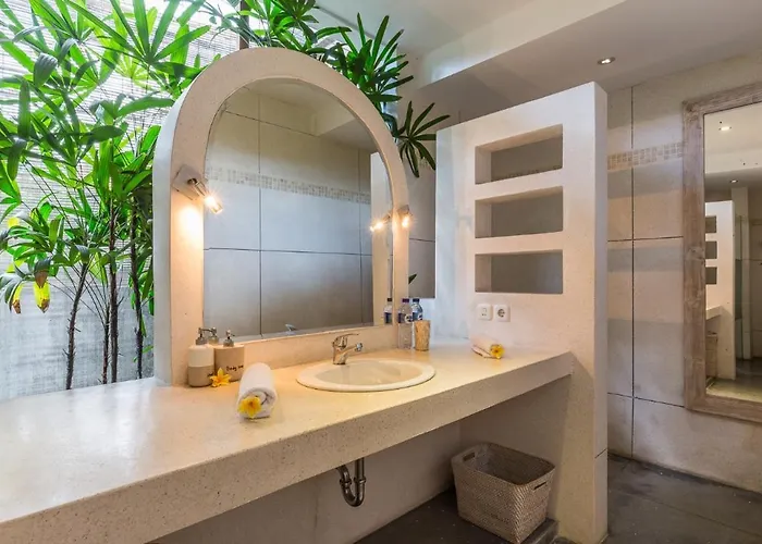 Villa Nuri Merah 2 Seminyak